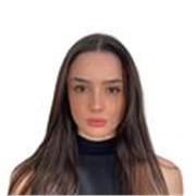 Joven destacada por su excelencia académica, liderazgo y habilidades comunicativas.