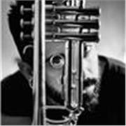 Fotografo e regista professionista, laureato con 110 e lode in Nuove Tecnologie dell’Arte, specializzato in analogico e digitale