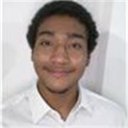 Profesor de inglés imparte clases a jovenes y adultos con un enfoque a la comunicación efectiva