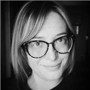 Sono laureata in lingue e ho pluriennale esperienza nell' impartire lezioni di inglese di vario genere e livello