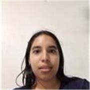 Profesora de ayudantía de tareas de forma virtual