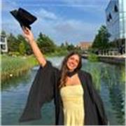 I am a qualified primary school teacher who loves to see children thrive!