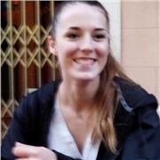 Hola, encantada de saludaros. Me llamo Andrea Govantes, soy estudiante de segundo de bachillerato e imparto clases de apoyo a niños desde primaria hasta cuarto de la ESO
