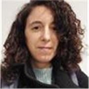 Profesora licenciada en Comunicación y con un Máster en escritura creativa.