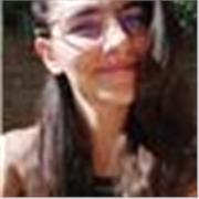 Diplomata al liceo linguistico, frequento l'università nella facoltà di biotecnologie mediche