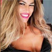 profesora ampliamente educada y muy buena