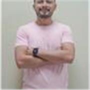 Profesor con experiencia impartiendo clases de matemáticas y física 