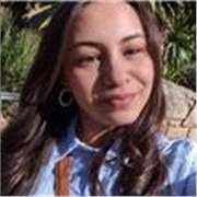 Muy paciente, he enseñado anteriormente a una niña de primaria matemáticas. Tengo conocimientos de informática, inglés y mates.