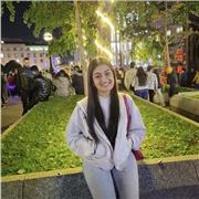 I am an English tutor with experience and passion helping students achieve academic success through personalized learning plans