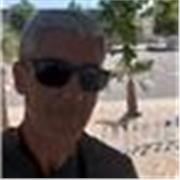 Professeur diplômé expérimenté donne des cours de français tous niveaux.