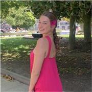 Profesora de apoyo escolar a niños de primaria especializada en inglés