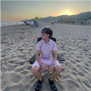 Estudiante con excelente capacidad de enseñamiento y aprendizaje