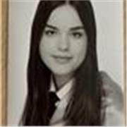 Profesora responsable y comprometida, graduada en Filología Inglesa con nivel C2 de Cambridge. Tengo 23 años y estudio un Máster.
