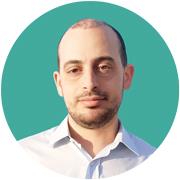 Docente di grafica impartisce lezioni di Photoshop e Illustrator