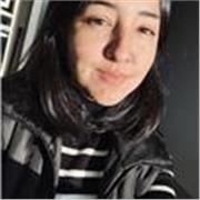 Llevo más de 8 años siendo profesora y ayudando a los alumnos a mejorar su español.