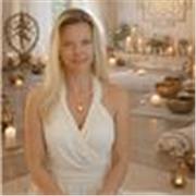 Profesora titulada en yoga y baile. También puedo enseñar ruso (nativo) inglés (Intermediate)