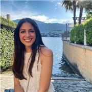 Sono Chiara, 28 anni. Sono una giovane in Giurisprudenza e ho da poco conseguito il titolo di Avvocato