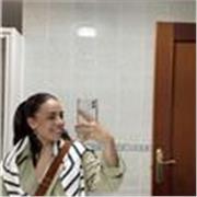Profesora flexible y preparada para enseñar diversas asignaturas, ajustándose a diferentes edades y niveles de aprendizaje