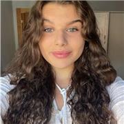 Estudiando de ADE,podría enseñar a niños más pequeños con los deberes.