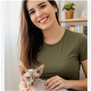 Atuo há 24 anos como professora de português, espanhol, literatura e produção textual para ensinos fundamental I, II e médio