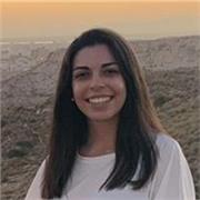 Profesora de geografía e historia Imparte clases a niños