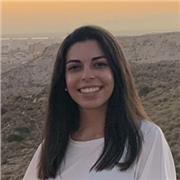 Profesora de geografía e historia Imparte clases a niños