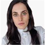Estudiante graduada en odontología. Alumna con varios premios al expediente ESO y Bachiller, con experiencia con niños y adolescen