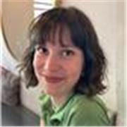 Profesora de Física y Química para la ESO y Bachillerato, y de matemáticas para la ESO, en remoto o en Madrid
