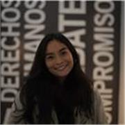 Profesora que enseña desde el amor y la paciencia