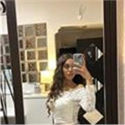 Amo insegnare e lavorare con i bambini, aiutandoli a studiare in modo sereno e senza stress. Durante le lezioni mi prendo il tempo