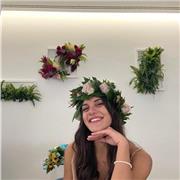 Offro lezioni a bambini di scuola elementare e ragazzi delle scuole medie/superiori per aiutarli nel loro percorso