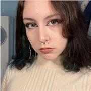 Estudiante de 2° de bachillerato da clases de inglés a niños de primaria