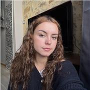 Étudiante en droit et passionnée d’histoire,
je pourrai vous aider dans les matières littéraires et les sciences sociales