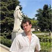 Graduado en doble grado de ingeniería, estudiante de máster. Amplia experiencia dando classes de repaso.