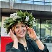 Docente di scuola primaria e secondaria impartisce lezioni di italiano per stranieri. Esperienza come docente di bambini stranieri