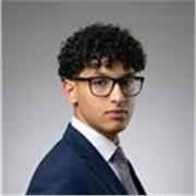 Laureato in Ingegneria Informatica e specializzando in Intelligenza Artificiale, offre lezioni di matematica, fisica e informatica