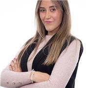 Me defino una persona motivadora y empática con las personas a las que juntos conseguiremos sacarle el mejor partido a los estudios