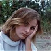 Ho conseguito il level 6 (bachelor) in canto moderno e sono una studentessa del triennio di pianoforte classico presso il conservatorio. Impartisco lezioni di canto e pianoforte online