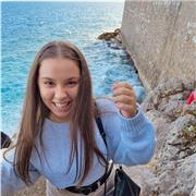 Offro lezioni private di spagnolo, italiano e matematica a ragazzi delle medie e superiori, adattando le lezioni alle loro esigenze scolastiche. Sono di Rimini, mi sono appena diplomata al liceo linguistico e l’anno scorso ho conseguito la certificazione