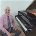 Classica o pop? suona il pianoforte con un docente esperto comodamente online