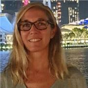 Profesora-tutora especializada en planes de negocio