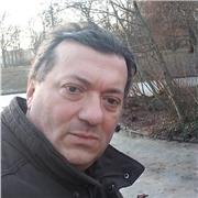 DaF Dozent, der seit Jahren Kinder aller Altersgruppen und Erwarte unterrichtet.