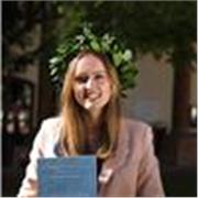 Dottoressa in giurisprudenza con il massimo dei voti, tirocinante in affiancamento ad un magistrato