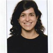 Professeure de langue maternelle espagnole donne des cours de langue espagnole