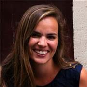 Ready to learn English? Let me help you! I teach you or your child English in a fun way. No stress and adapted to your needs. 