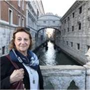 Ciao! Sono una insegnante storica di Inglese che vorrebbe sperimentarsi anche nelle lezioni private online.
Mi piacerebbe mettermi al servizio di più persone e consentire loro di imparare una chiave d’accesso sul mondo:l’inglese. :-)
Contattatemi