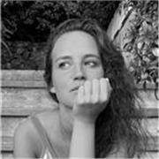 Offro ripetizioni di italiano e spagnolo con un approccio che attraversa il mondo dell'audiovisivo e la scrittura creativa.