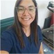 Profesora de anatomía, apta para todas las edades y niveles. 