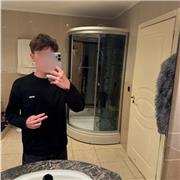 Hallo mein Name ist Max! Ich bin 14 Jahre alt und würde gerne anderen in Französisch helfen :)