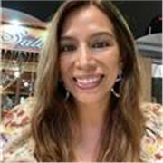Me defino como una persona Comunicadora, entretenida, soy madre con lo cual soy muy paciente, las clases dirigidas  a extranjeros que quiera aprender castellano de una manera fácil y entretenida.